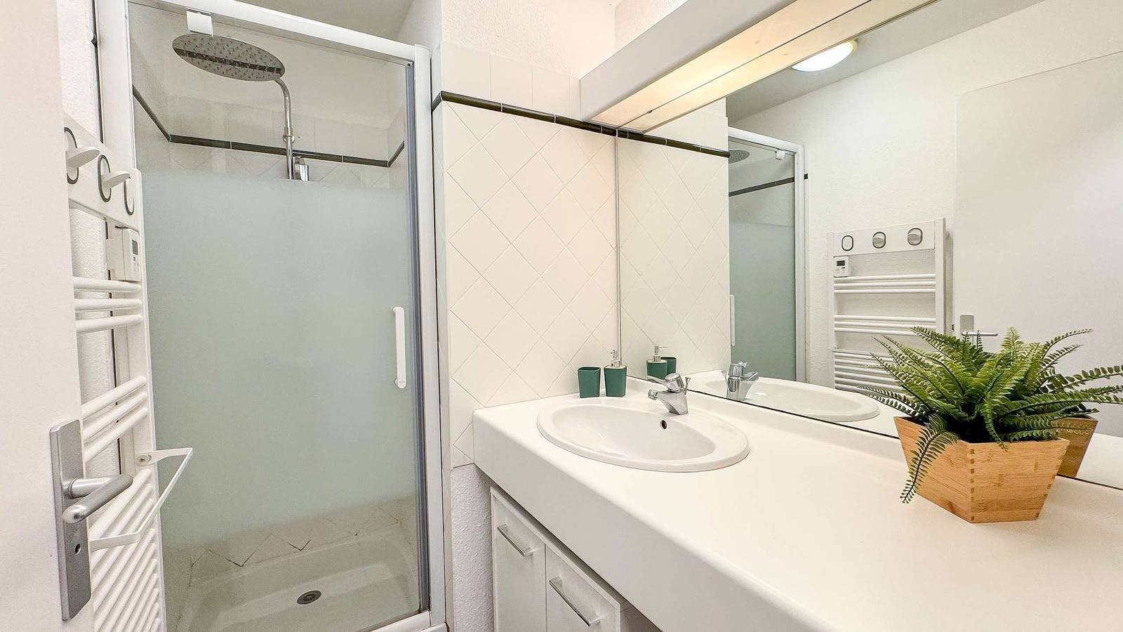 Appartement de vacances entier, Villa avec piscine, terrain de tennis, boulodrome in La Couarde-sur-Mer, Île de Ré