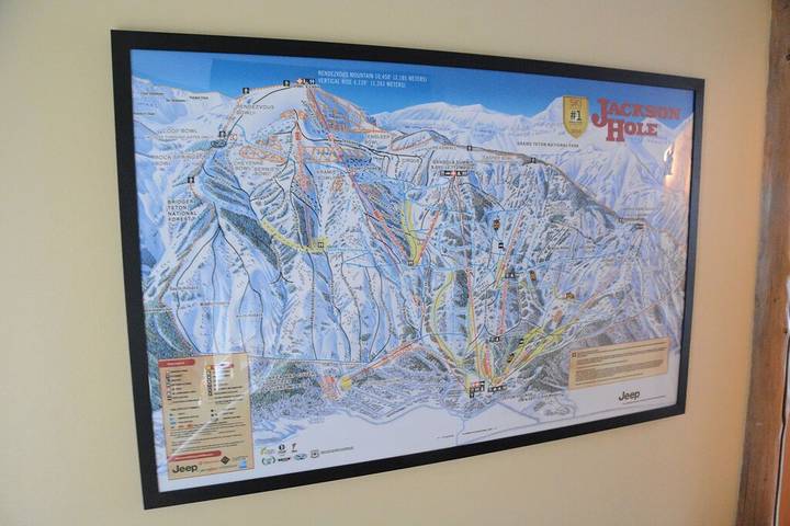 Vacation rental for 12 people, with balcony and pool as well as hot tub in Teton Village