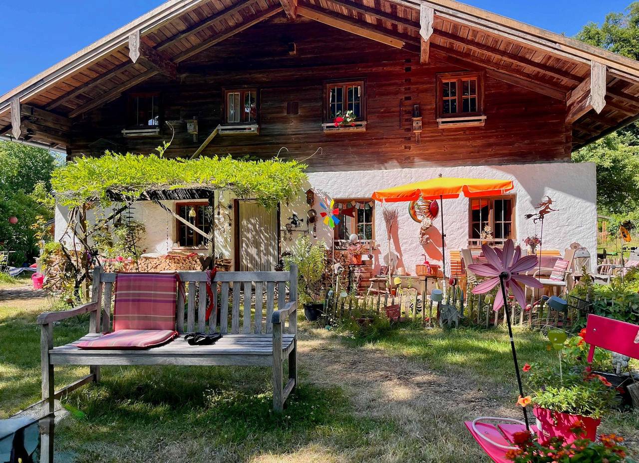 Ganze Wohnung, Adiaha's Kleines Paradies: Terrasse, Garten & Wlan – Ferienwohnung im Grünen in Burgkirchen an der Alz, Landkreis Altötting