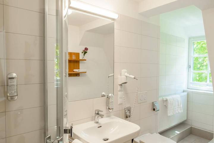 Hotel für 2 Personen, mit Garten in Kloster Lehnin - 2