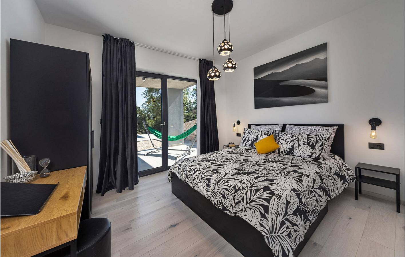Geräumiges Apartment mit 1 Schlafzimmer, Pool, WLAN und Parkplatz in der Nähe des Zentrums von Raša in Raša, Ostküste Istrien
