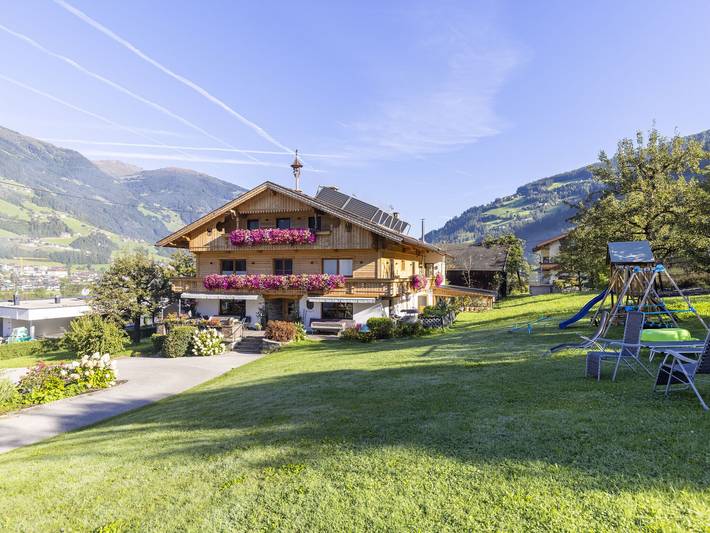 Bauernhof für 18 Personen, mit Balkon und Garten im Zillertal - 2