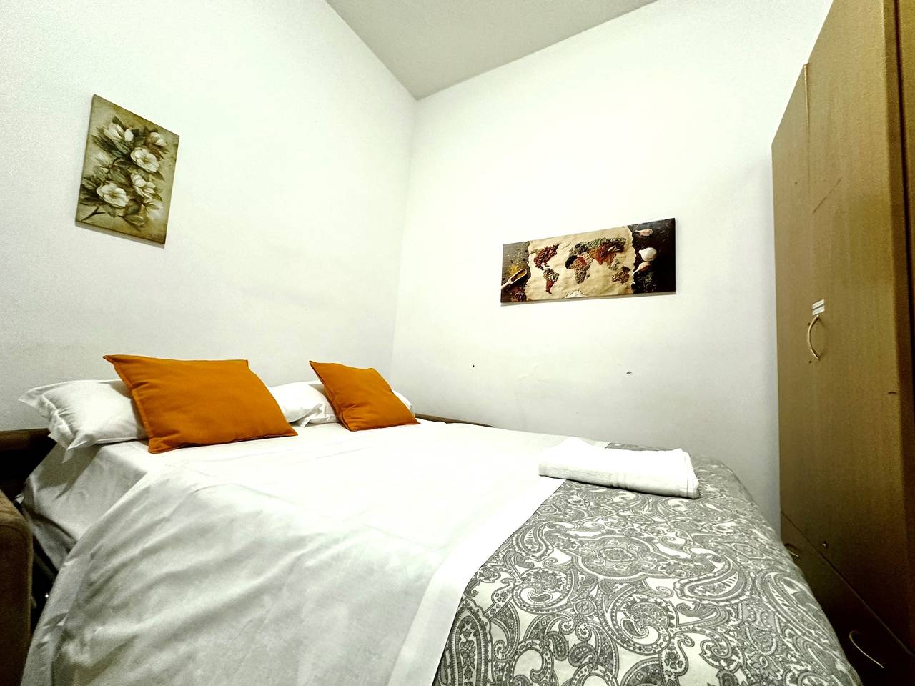 Ganze Ferienwohnung, 4 Bed-Sleeps 8-Central Rome-5 Min to Colosseum in Rom Zentrum, Rom
