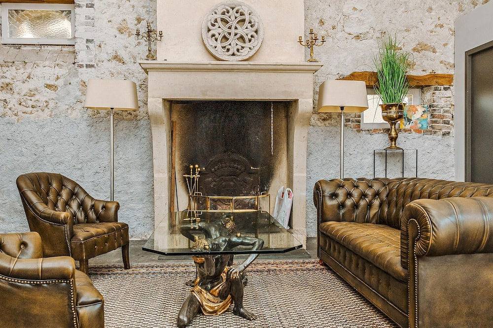 Suite Frênes avec piscine in Gien, Región de Montargis