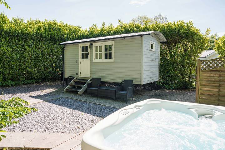 Camping for 2 people, with Garden in North West England