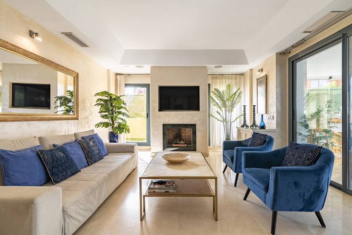 Entire apartment, Apartment 'Waterfront Polo Royale I' with Private Pool, Wi-Fi and Air Conditioning in Sotogrande, San Roque