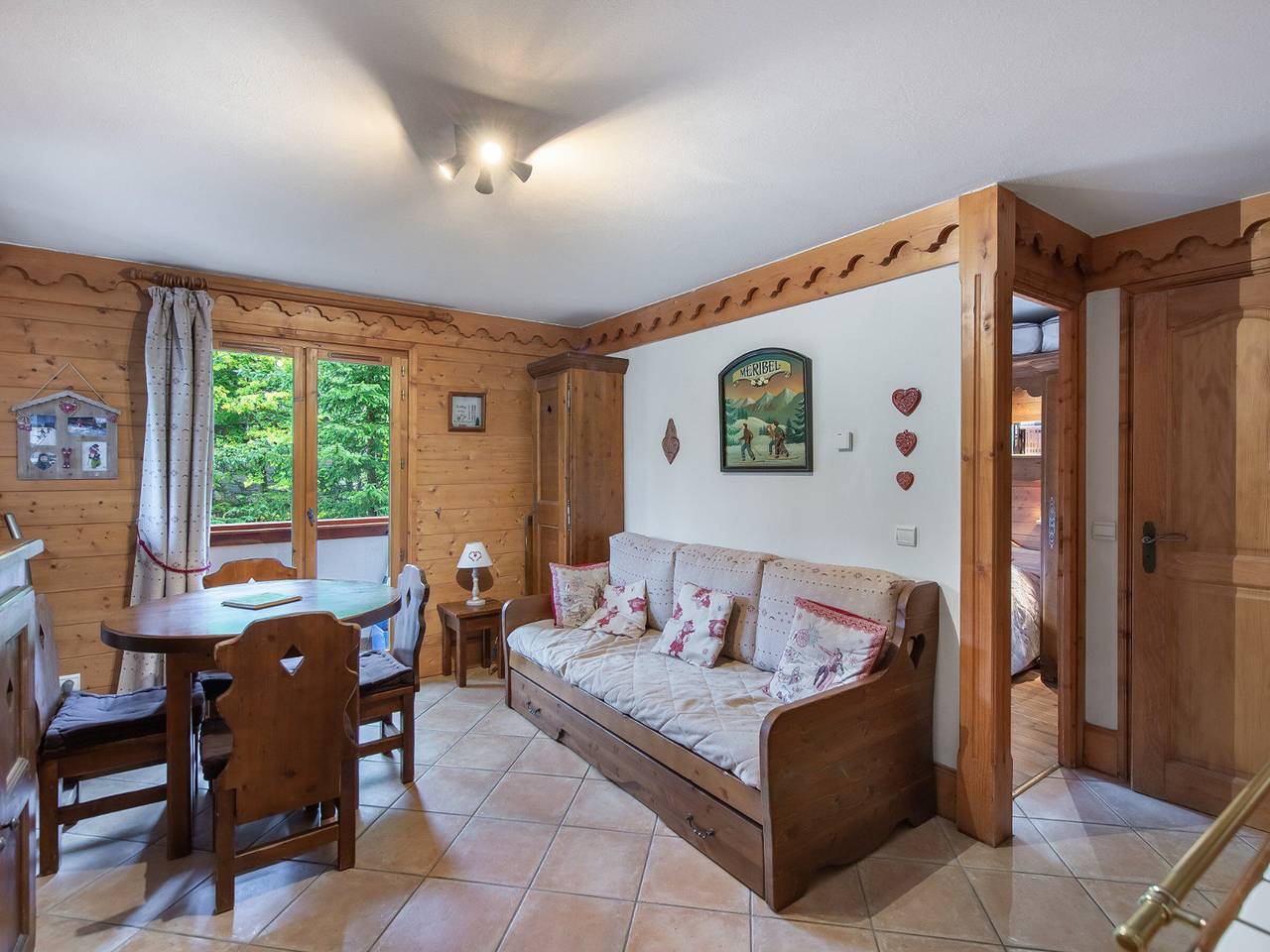 Appartamento intero, Charming 1-Br Apartment in Méribel with Free Pool, Sauna & Hammam Access in Meribel Village, Courchevel