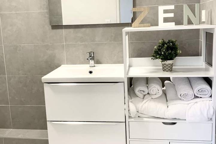 Appartement entier, Le Golf Balnéo - Cosy & Spa in Saint-Étienne, Loire