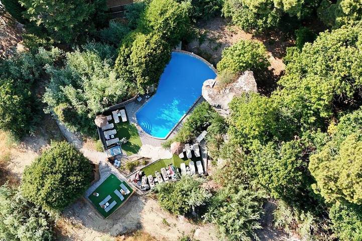 Gîte pour 6 personnes, avec jardin ainsi que jacuzzi et piscine à Berre-les-Alpes