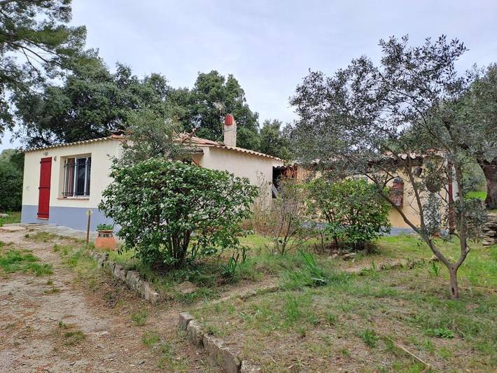 Location de vacances pour 3 personnes, avec vue et jardin dans Circuit Paul-Ricard