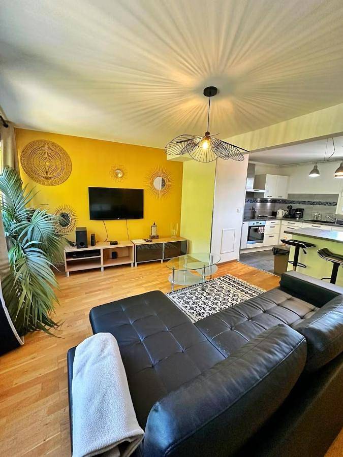 Gîte pour 7 personnes, avec balcon, animaux acceptés à Lognes