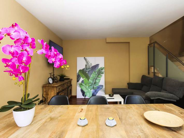 Chalet para 10 personas, con jardín además de jacuzzi y piscina, Se admiten mascotas en Baix Camp - 4