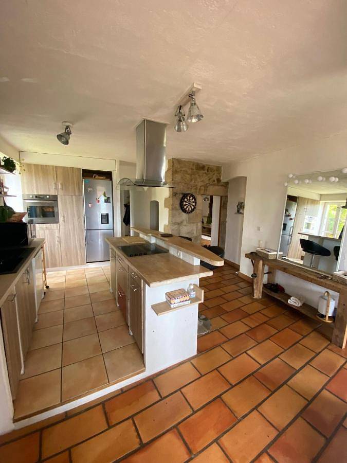 Belle maison en pierre avec piscine in Ucel, Parc naturel régional des Monts d'Ardèche