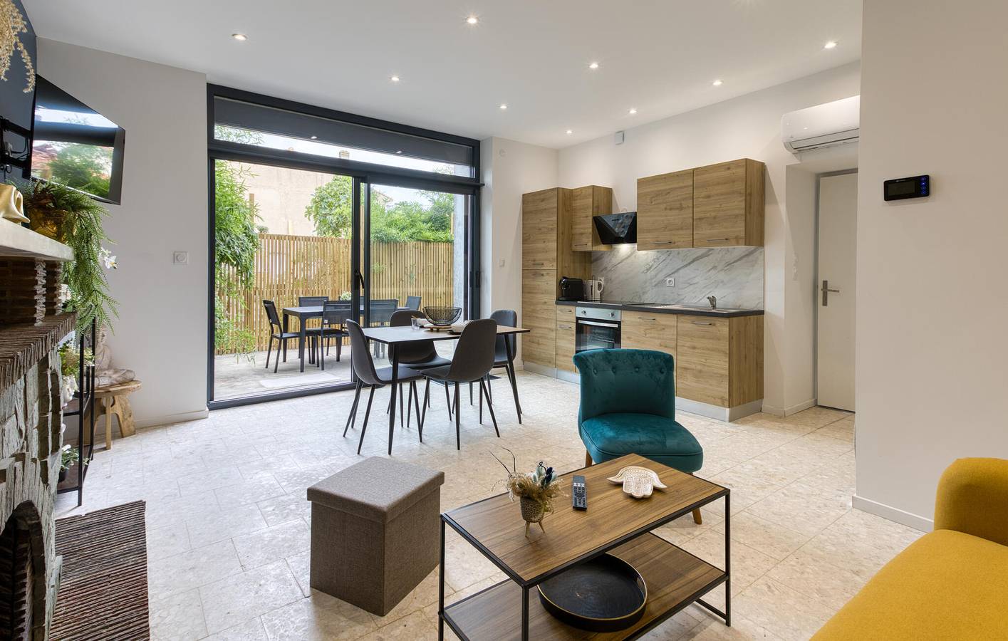 Appartement de vacances entier, Charmant appartement avec jardin, WiFi et parking près de la rivière et des restaurants in La Tremblade, Côte de Beauté