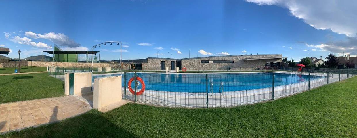 Casa rural con piscina para 8 personas, con piscina además de vistas y jardín, Familias con niños en Comarca de Segovia - 2