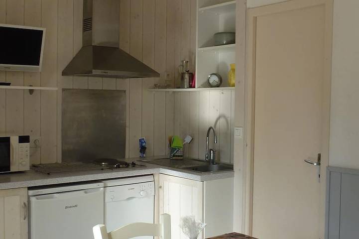 Cottage for 4 people, with Hot tub and Garden in Ile de Re