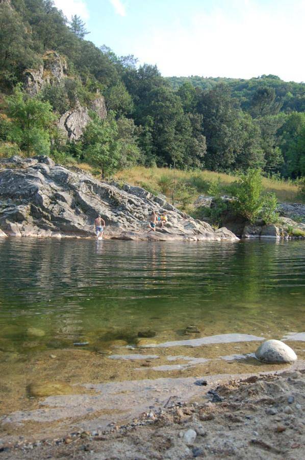 Gîte pour 5 personnes, avec vue ainsi que piscine et balcon à Meyras - 2