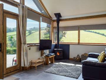 Holiday Rental for 4 People in Powys, Mid-Wales, Photo 2
