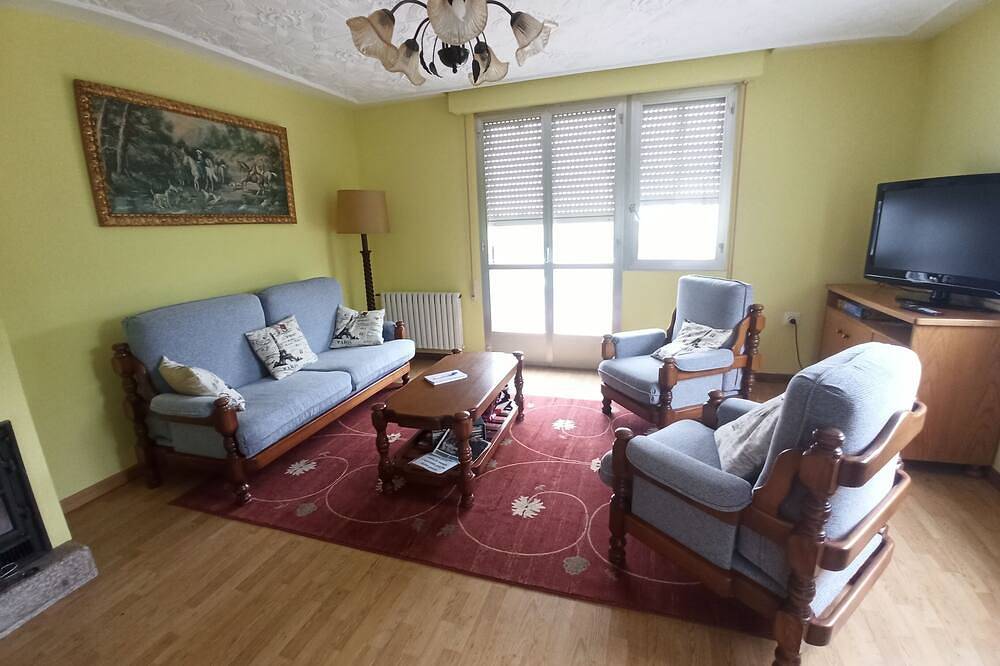 Ourense Termal, Ribeira Sacra and medieval towns.  in Amoeiro, Orense Région