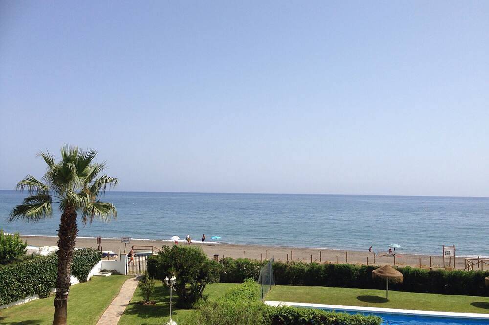 Geheel appartement, Malaga: appartement - Malaga, aan het strand, zwembad, tennis, spectaculair en onbelemmerd frontaal uitzicht op de Middellandse Zee in Torre de Benagalbón, Rincón de la Victoria