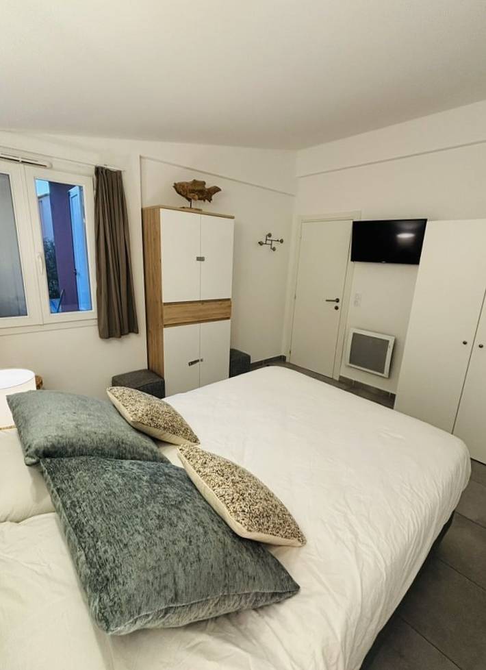 Gîte pour 6 personnes, avec piscine ainsi que terrasse et jardin en Corse-du-Sud - 4