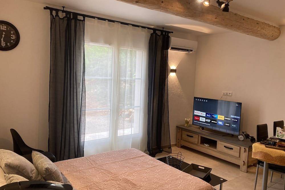 Gite récent Tous Conforts Dans Oliveraie, Le Mas des Oliviers in Draguignan, Région de Draguignan