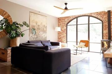 Location de vacances pour 10 personnes, avec vue ainsi que piscine et jardin, animaux acceptés dans Saint-Hilaire-Saint-Mesmin