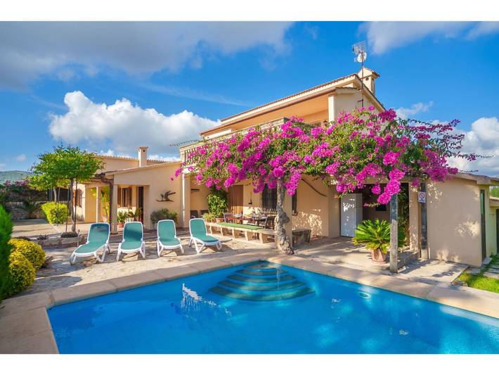 Villa with pool for 8 people, with garden in Alcúdia