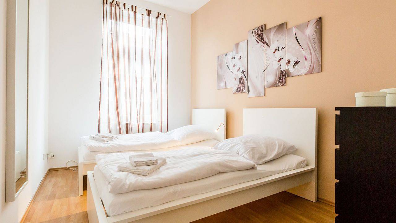 Geheel vakantieappartement, Vakantieappartement voor 6 personen in Oberbilk, Düsseldorf