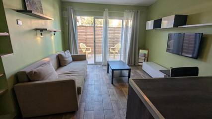 Location de vacances pour 2 personnes, avec piscine et terrasse à Lavérune