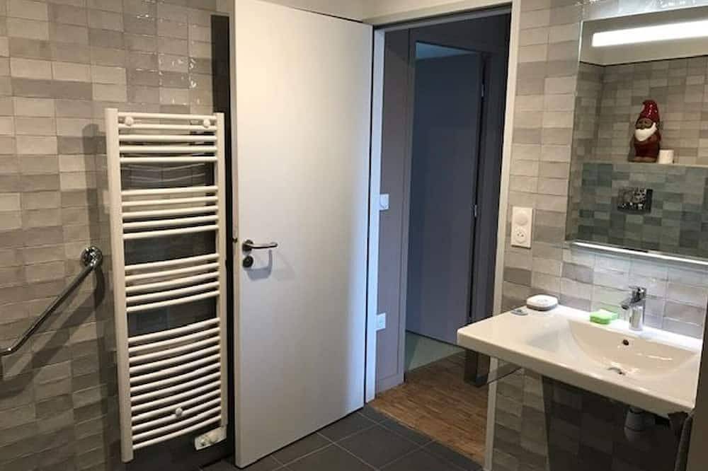 Quiet house in Chartres with terrace, garden, and wheelchair accessible in Chartres, Chartres region