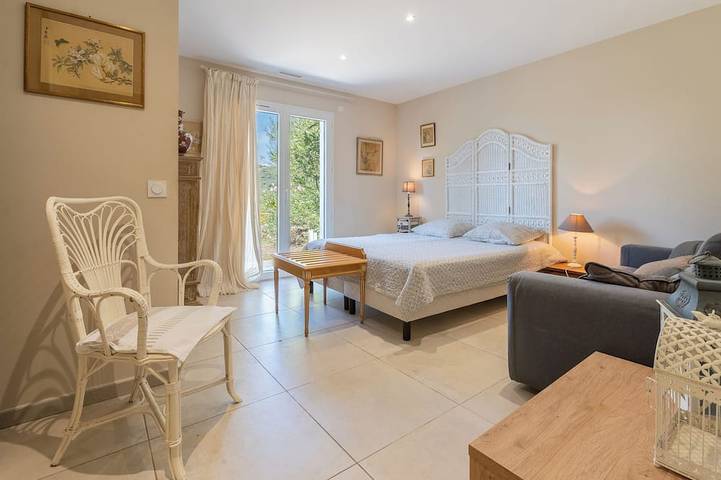 Neue Villa mit beheiztem Privatpool u. Panoramablick auf Meer u. Berge in Serra-di-Ferro, Ajaccio und Umgebung