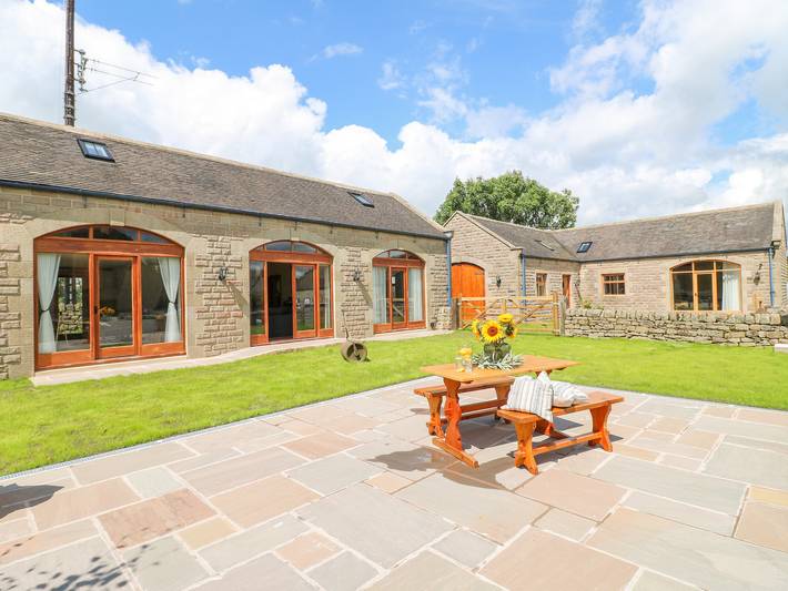 Home for 6 people, with Garden in Peak District