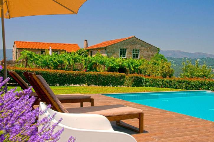 Apartamento para 2 personas, con jardín además de vistas y piscina en Oliveira de Frades