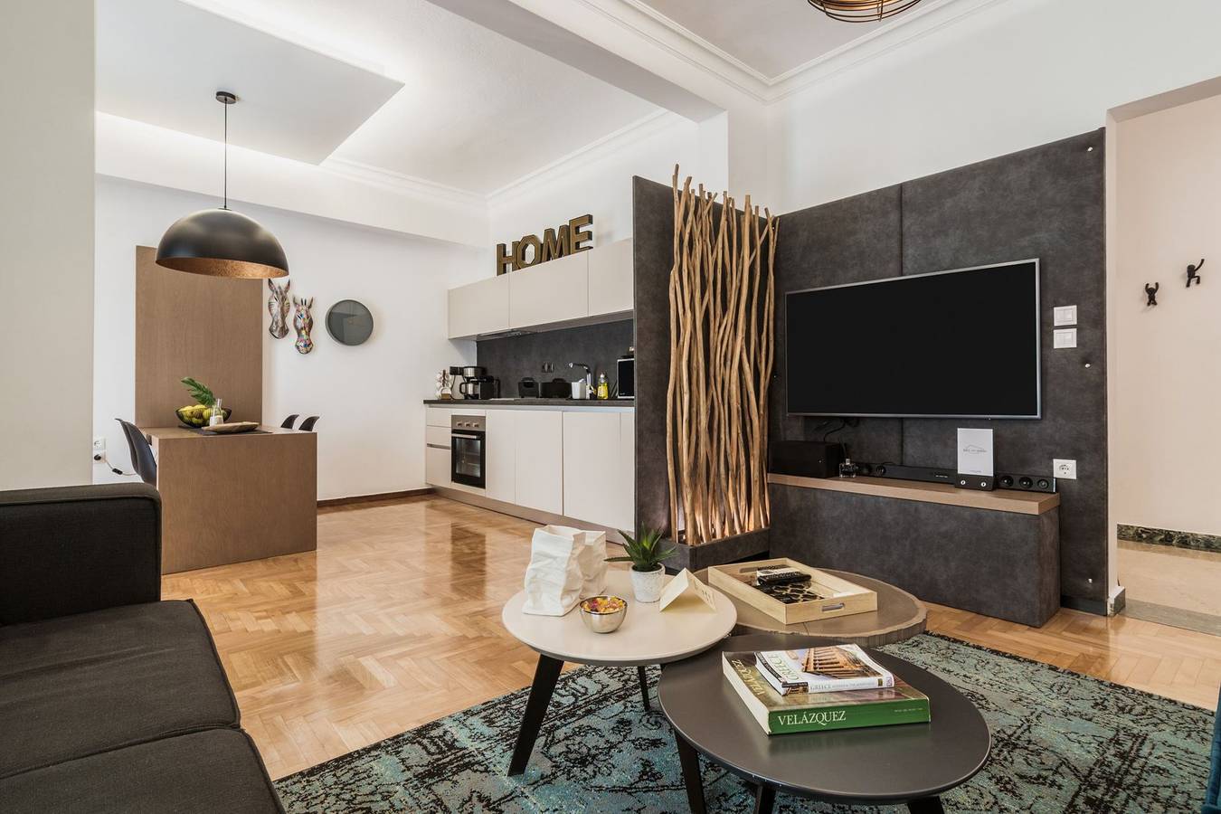 Dazzling Athens Apartment | 1 Bedroom | Apartment Sheele | Furnished Balcony Overlooking the City | Acropolis in Centralna część Aten, Ateny