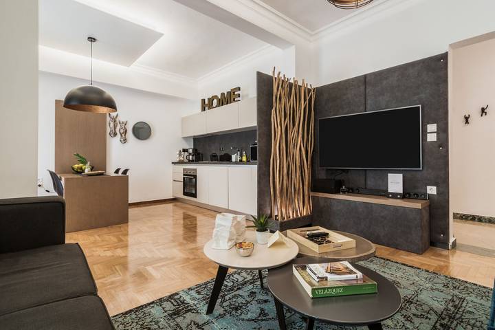Dazzling Athens Apartment | 1 Bedroom | Apartment Sheele | Furnished Balcony Overlooking the City | Acropolis in Centralna część Aten, Ateny