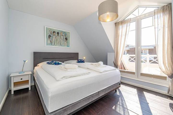 Haus Charlotte - Mittel-Ferienhausteil für max. 4 Personen mit Garten in Westerland, Sylt (Gemeinde)