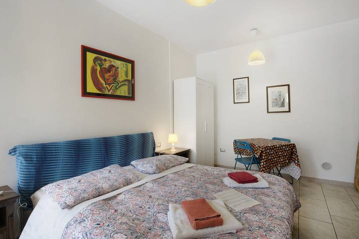 Vacation rental for 3 people, with yard in Liguria