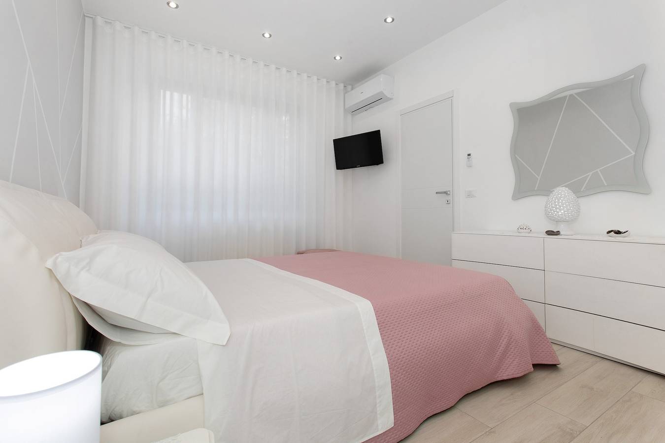 Apartamento entero, Apartamento 'Perla Dell'Etna - Planta Baja' con Terraza Compartida, Wi-Fi y Aire Acondicionado in Zafferana Etnea, Etna