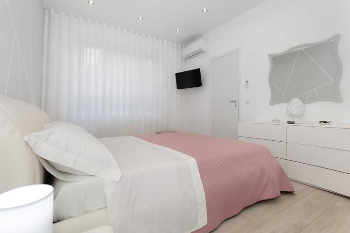 Entire apartment, Apartment 'Perla Dell'Etna - Piano Terra' with Shared Terrace, Wi-Fi and Air Conditioning in Zafferana Etnea, Mount Etna