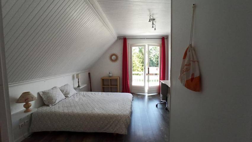 Cottage pour 3 personnes, avec jardin et piscine, animaux acceptés à Saint-Clair-de-la-Tour