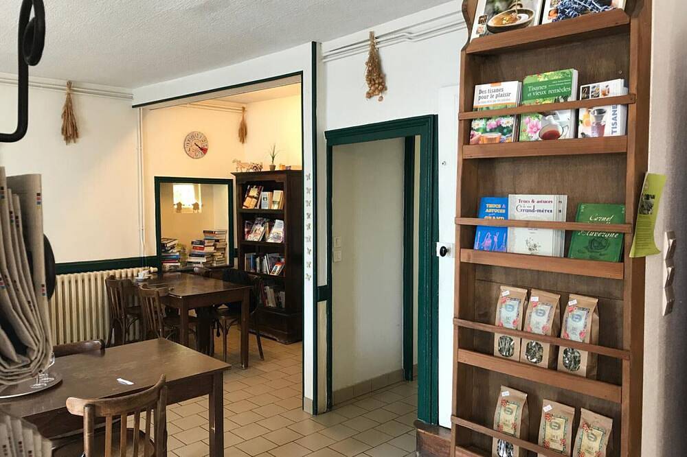 Charmant Gîte avec Activités Extérieures et Auberge sur Place à La Chabanne in La Chabanne, Région de Vichy