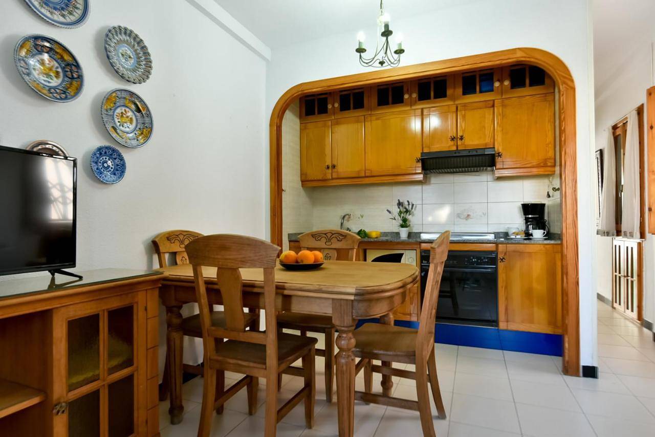 Ganze Wohnung, Apartment with Garden View in Torrevieja, Costa Blanca