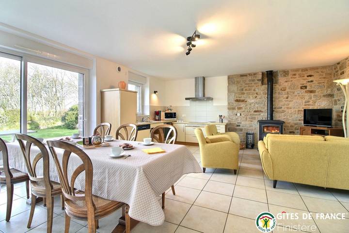 Gîte für 6 Personen, mit Terrasse und Garten in Plouguin