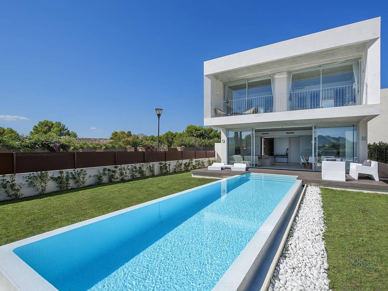 Villa Barcares - Espectacular chalet de diseño con piscina y jardín en Alcúdia in Alcúdia, Mallorca Norte