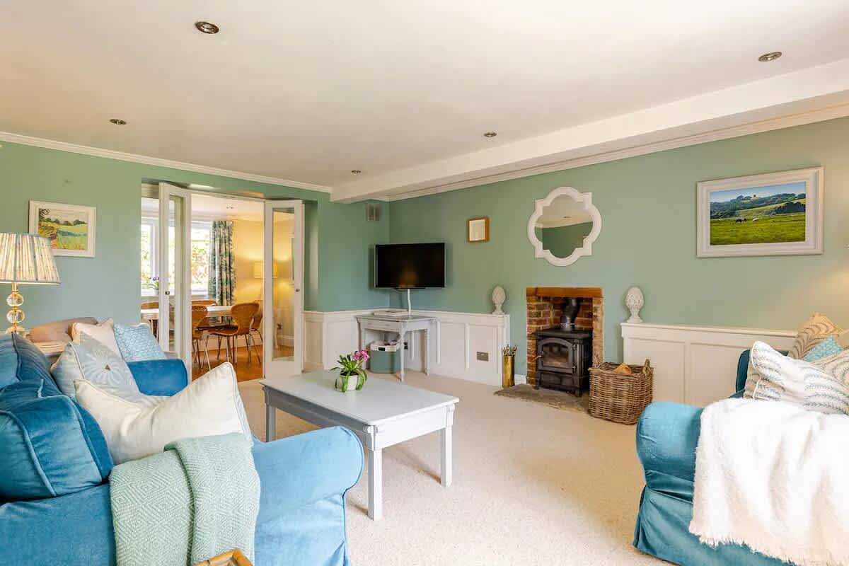 Cosy Family Barn Getaway near Pewsey & Woodborough in Wiltshire