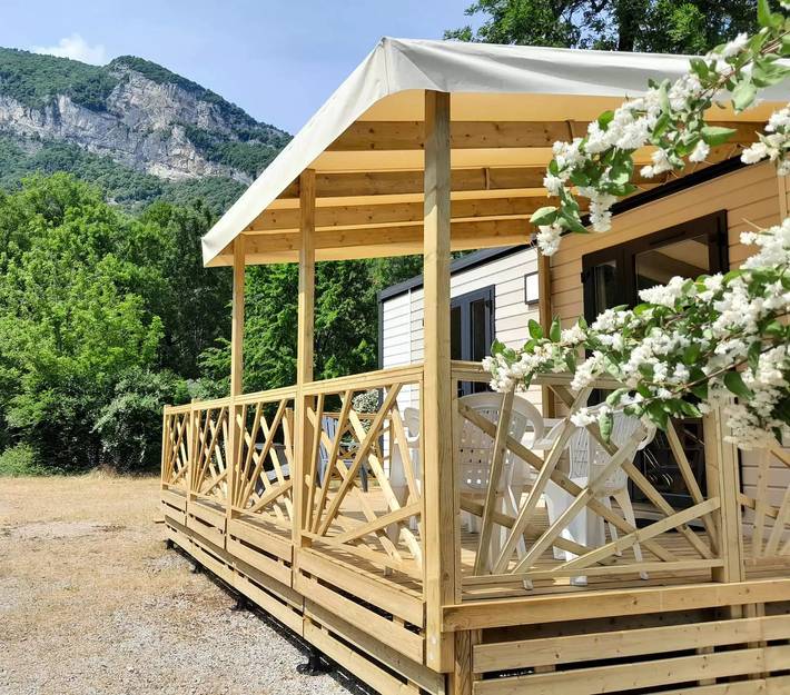 Cottage Toilé 21m² sin sanitarios 1 habitación con cama doble, 1 habitación con 3 camas individuales (1 en litera) 5 personas in Culoz, Belley
