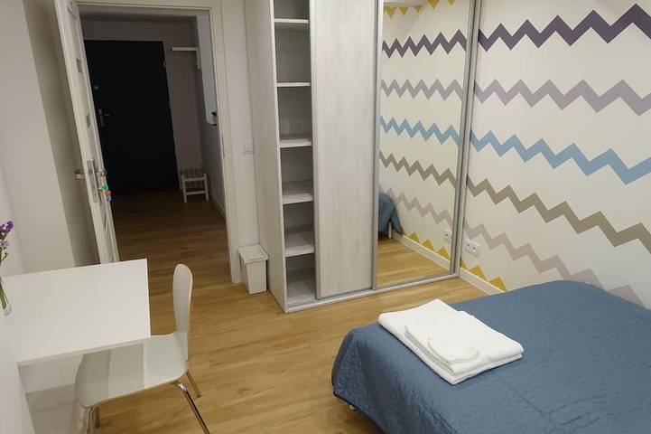 Appartement entier, Nouvel appartement avec trois chambres et parking proche du centre ville in Cracovie, Petite-Pologne