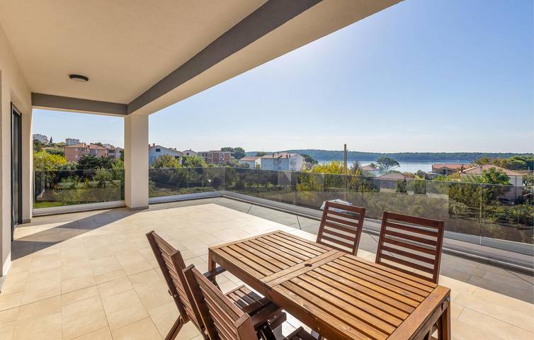 Ferienhaus für 8 Personen, mit Pool und Terrasse auf Rab - 4