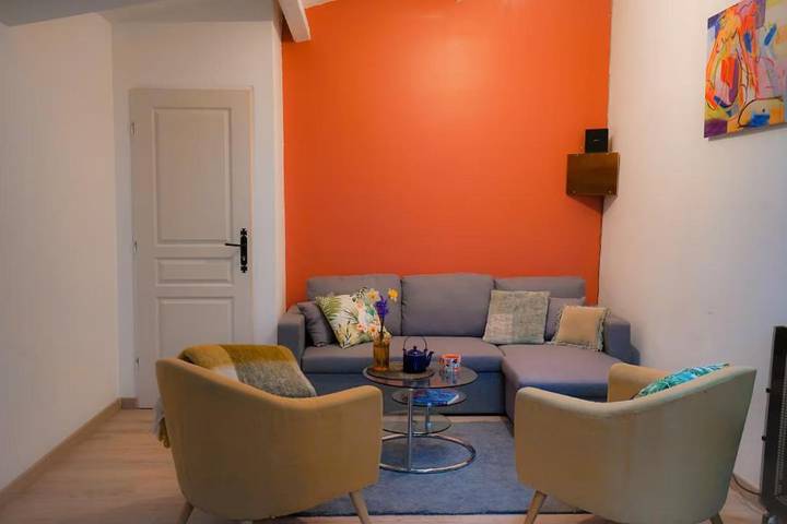 Location de vacances pour 6 personnes, avec vue ainsi que terrasse et piscine à Gras - 3